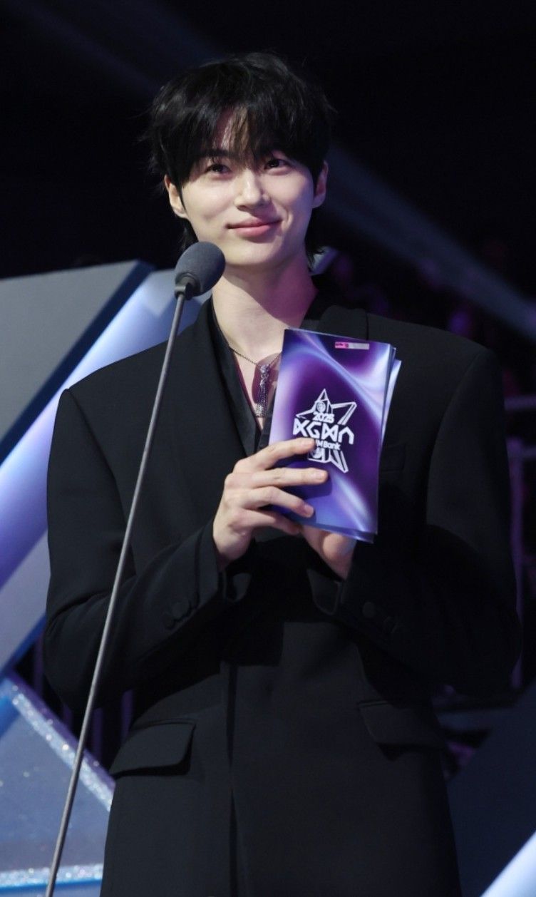 Latest photo of Byeon Wooseok