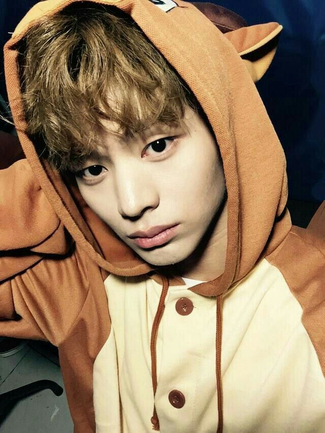 Behind-the-scenes cut of Yook Sungjae