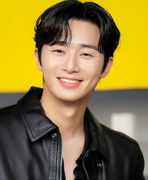 A moment captured by a fan of Park Seojoon