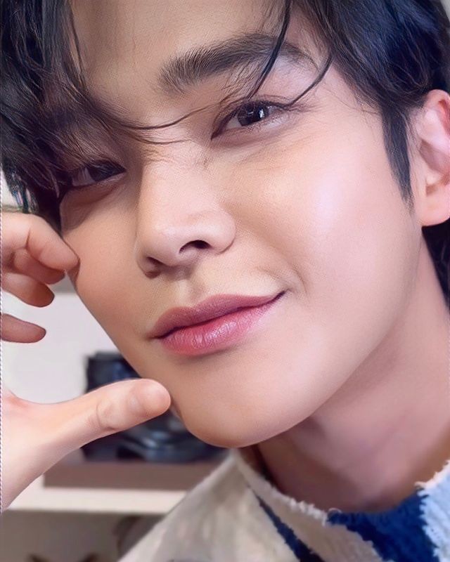 로운의 비하인드 컷