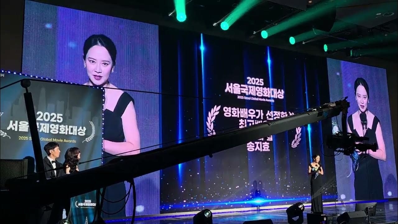 Foto kegiatan terbaru dari Song Jihyo