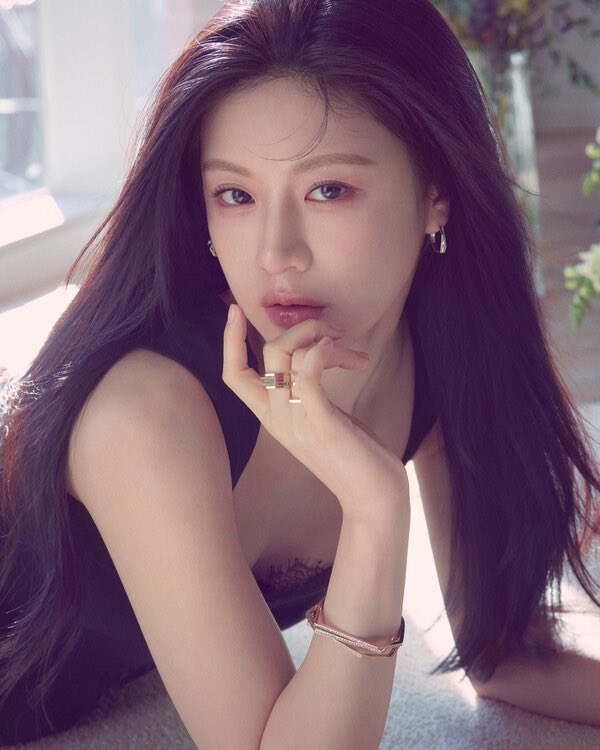 Recent activity shot of Go Younjung