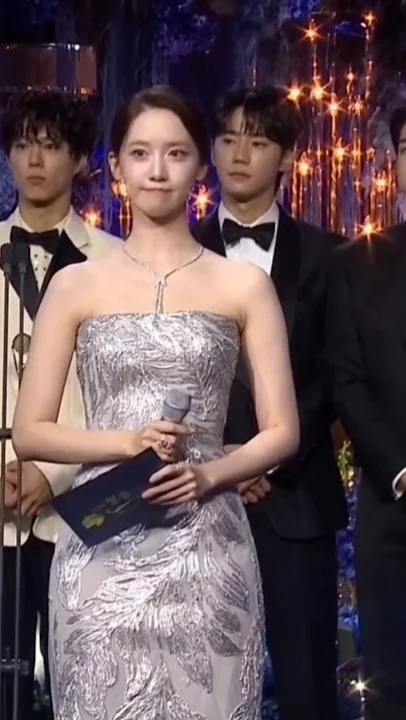Wallpaper spesial buatan penggemar Yoona