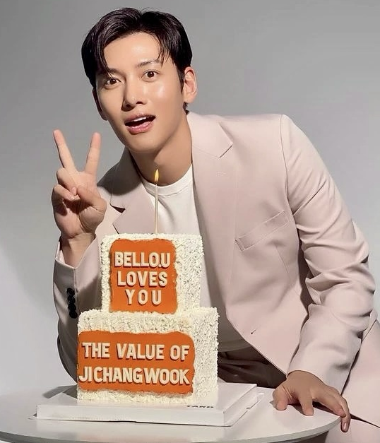 Behind-the-scenes cut of Ji Changwook