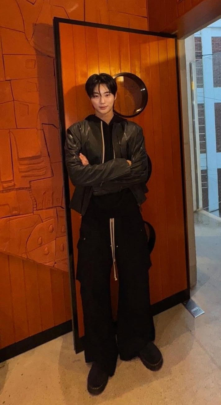 Emotional wallpaper shared by fans for Byeon Wooseok