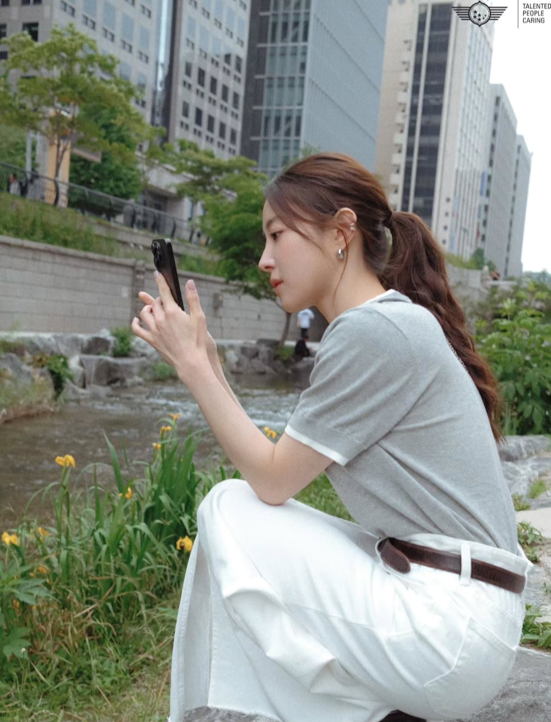 A moment captured by a fan of Lee Seyoung