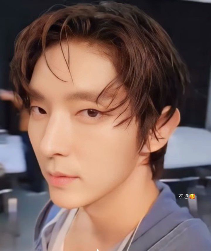 A moment captured by a fan of Lee Joongi