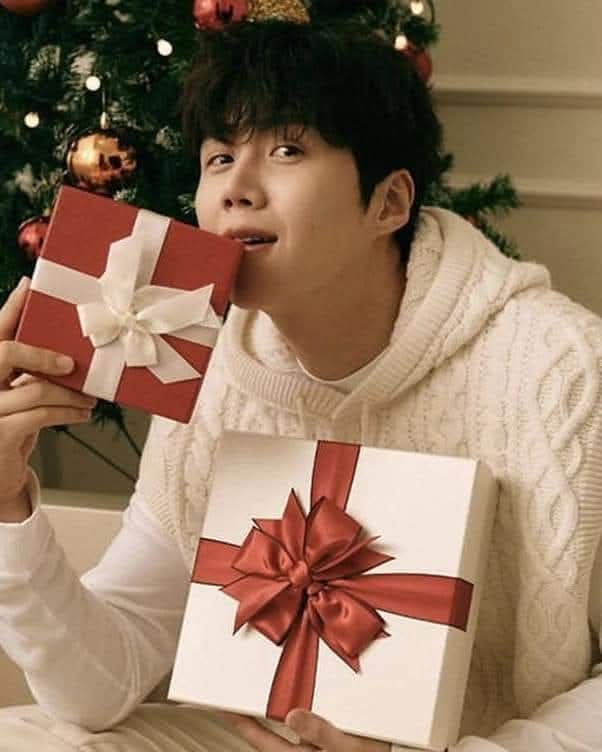 Latest photo of Kim Seonho