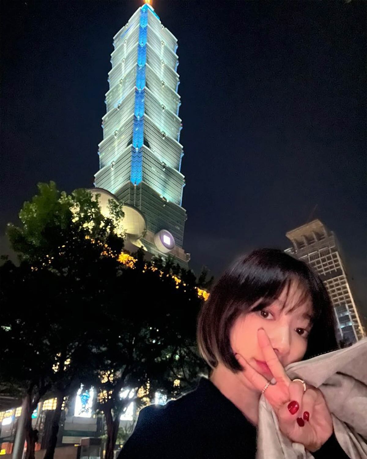 A moment captured by a fan of Park Shinhye