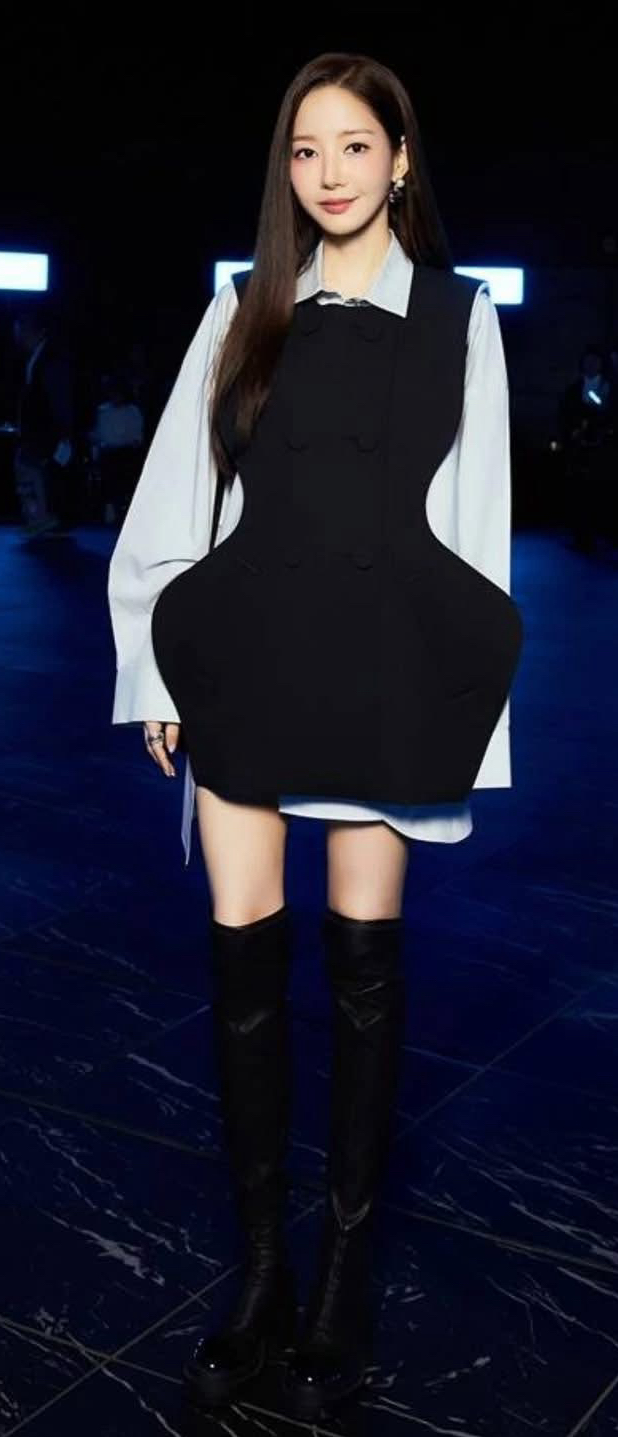 粉絲拍下的朴敏英瞬間