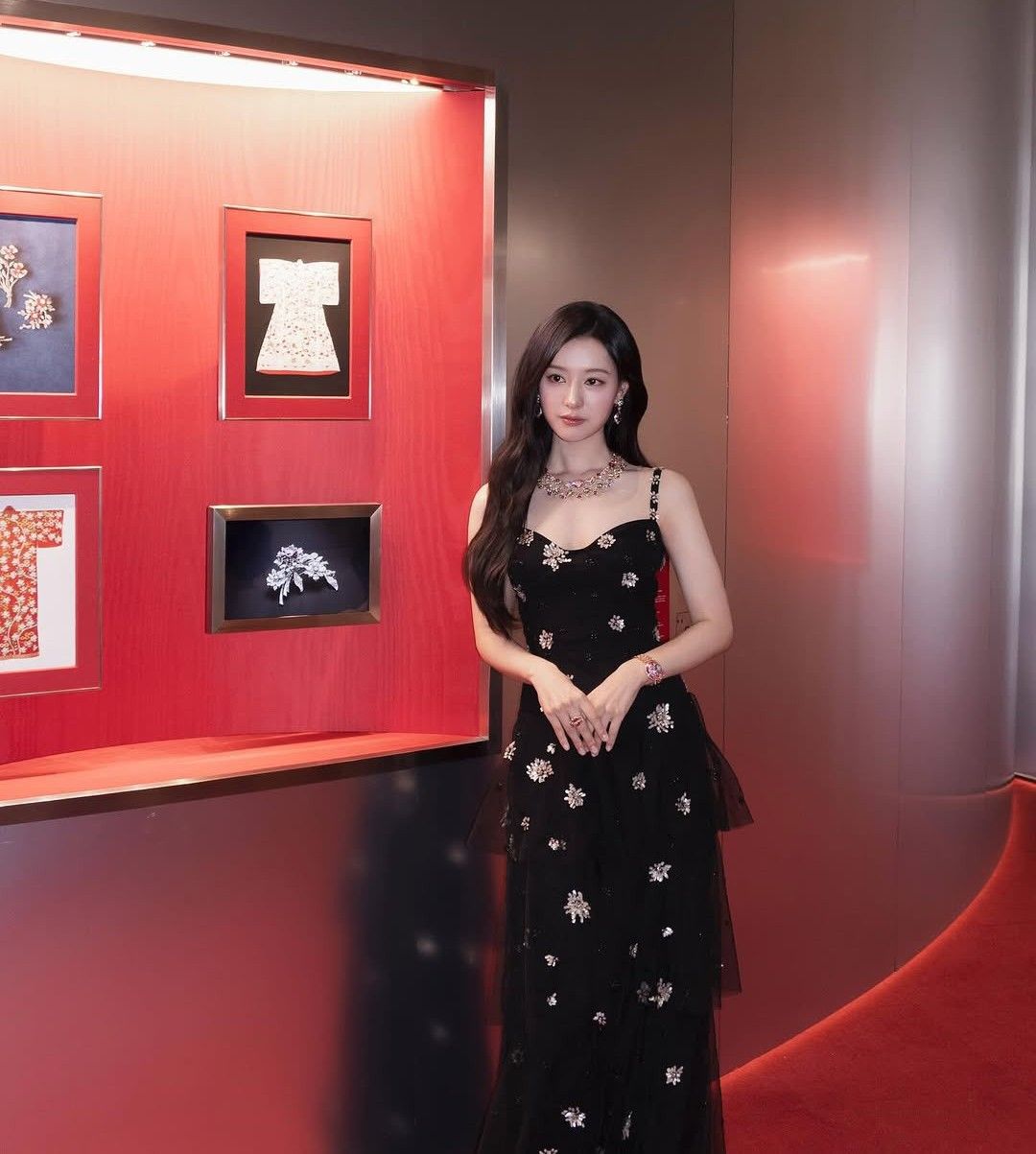 Behind-the-scenes cut of Kim Jiwon