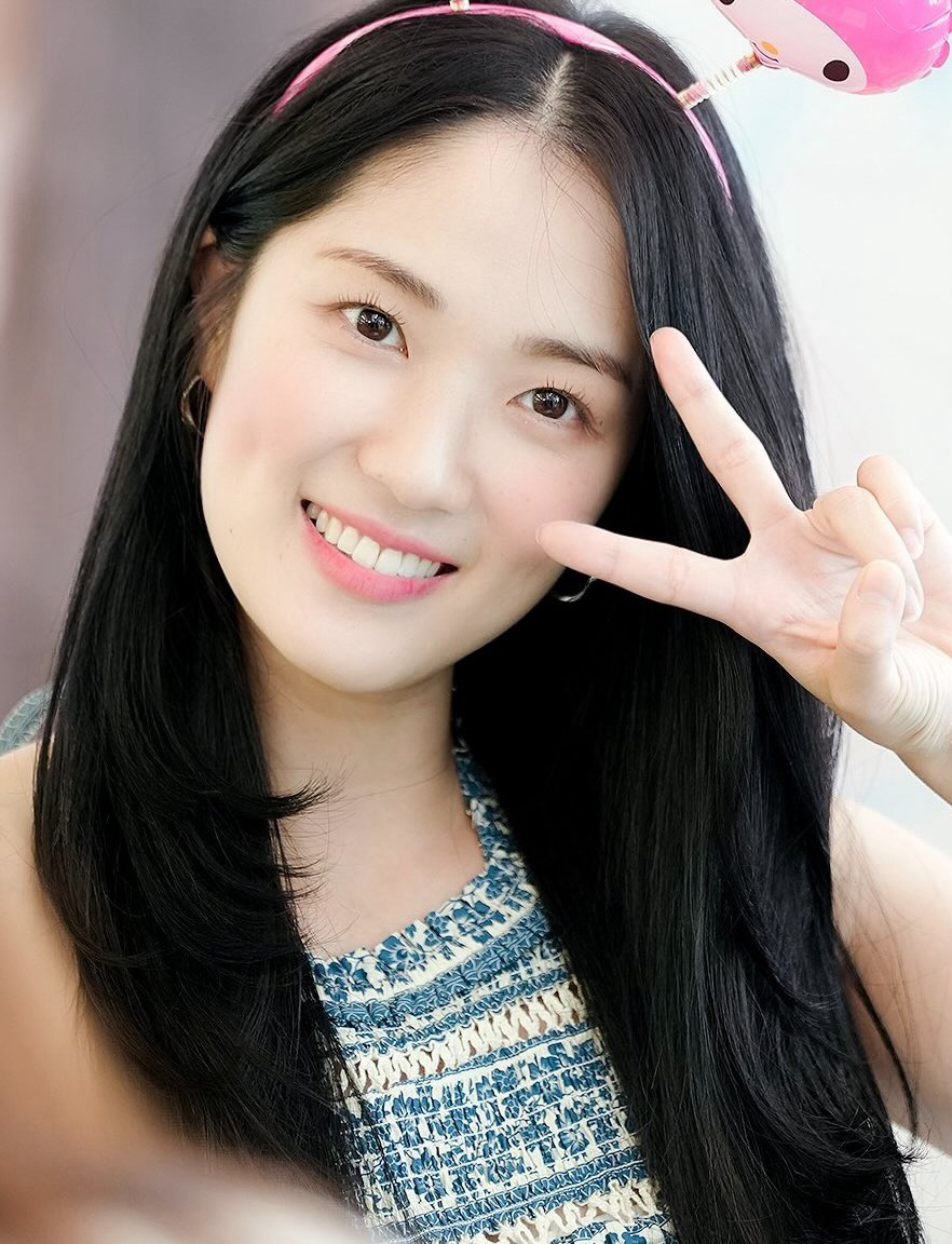 Recent activity shot of Kim Hyeyoon