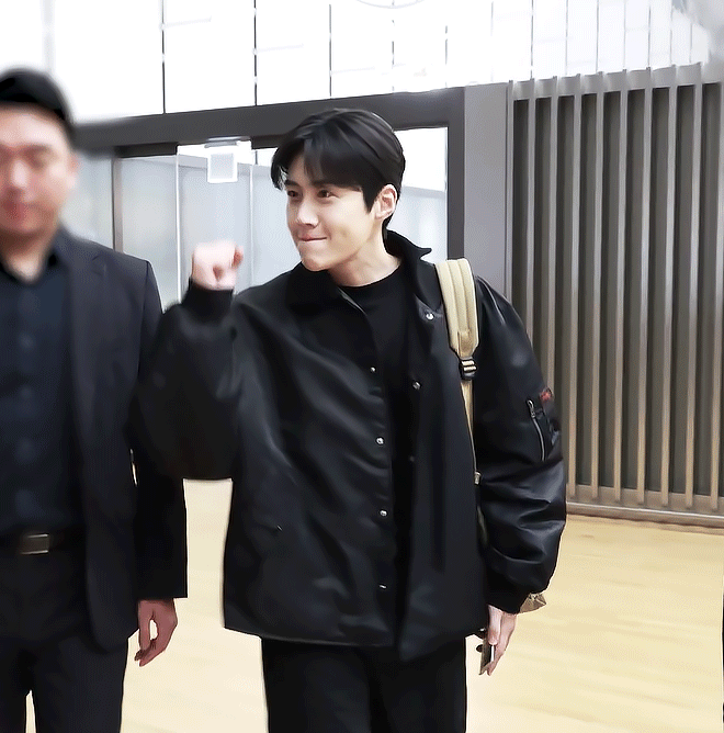 Behind-the-scenes cut of Kim Seonho