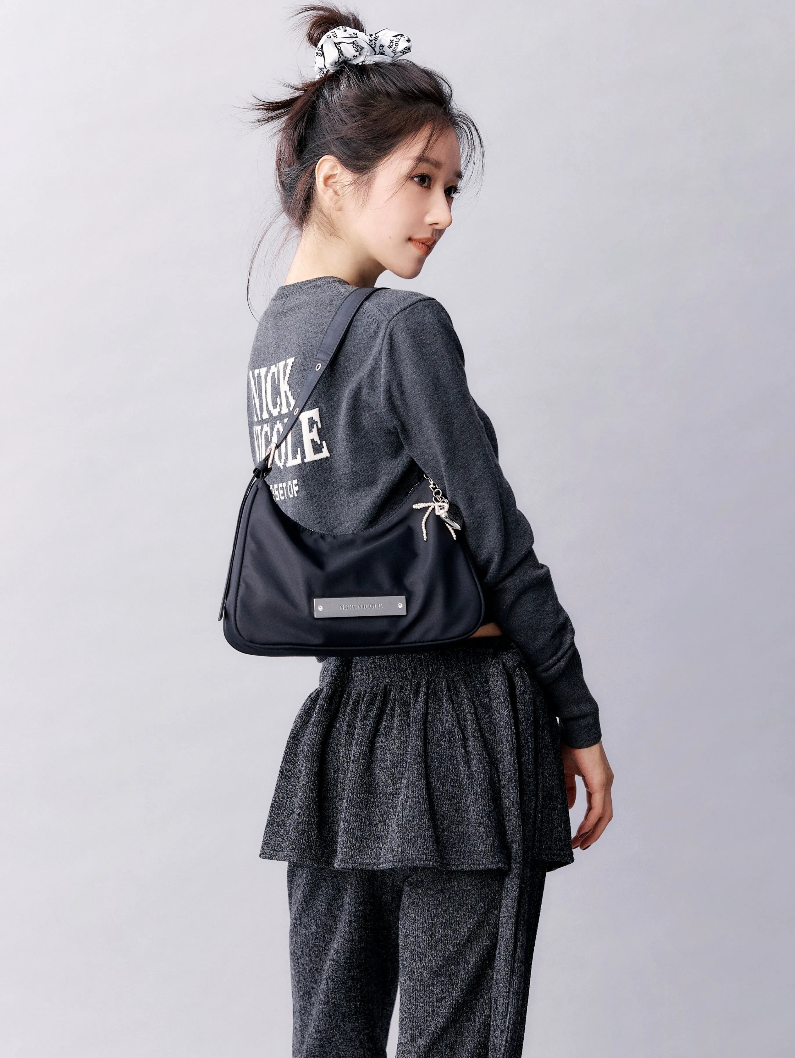 Cuplikan di balik layar dari Seo Yeaji