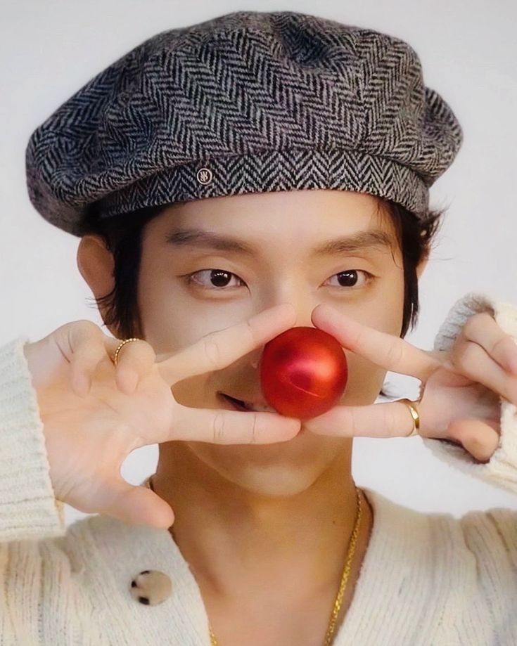 Behind-the-scenes cut of Lee Joongi