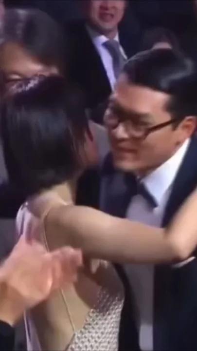 Today's popular wallpaper in Son Yejin community