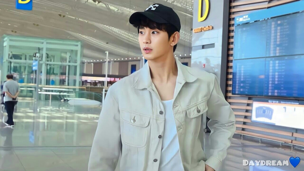 A moment captured by a fan of Kim Soohyun