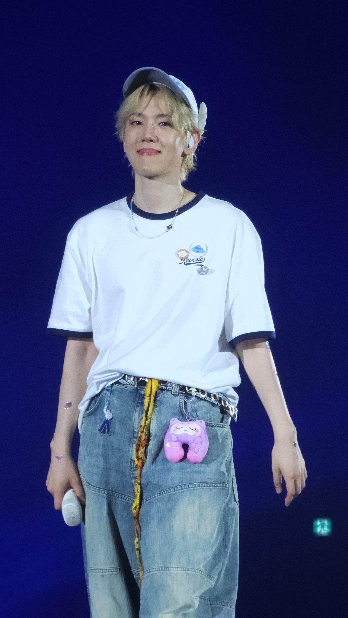 Emotional wallpaper shared by fans for Baekhyun