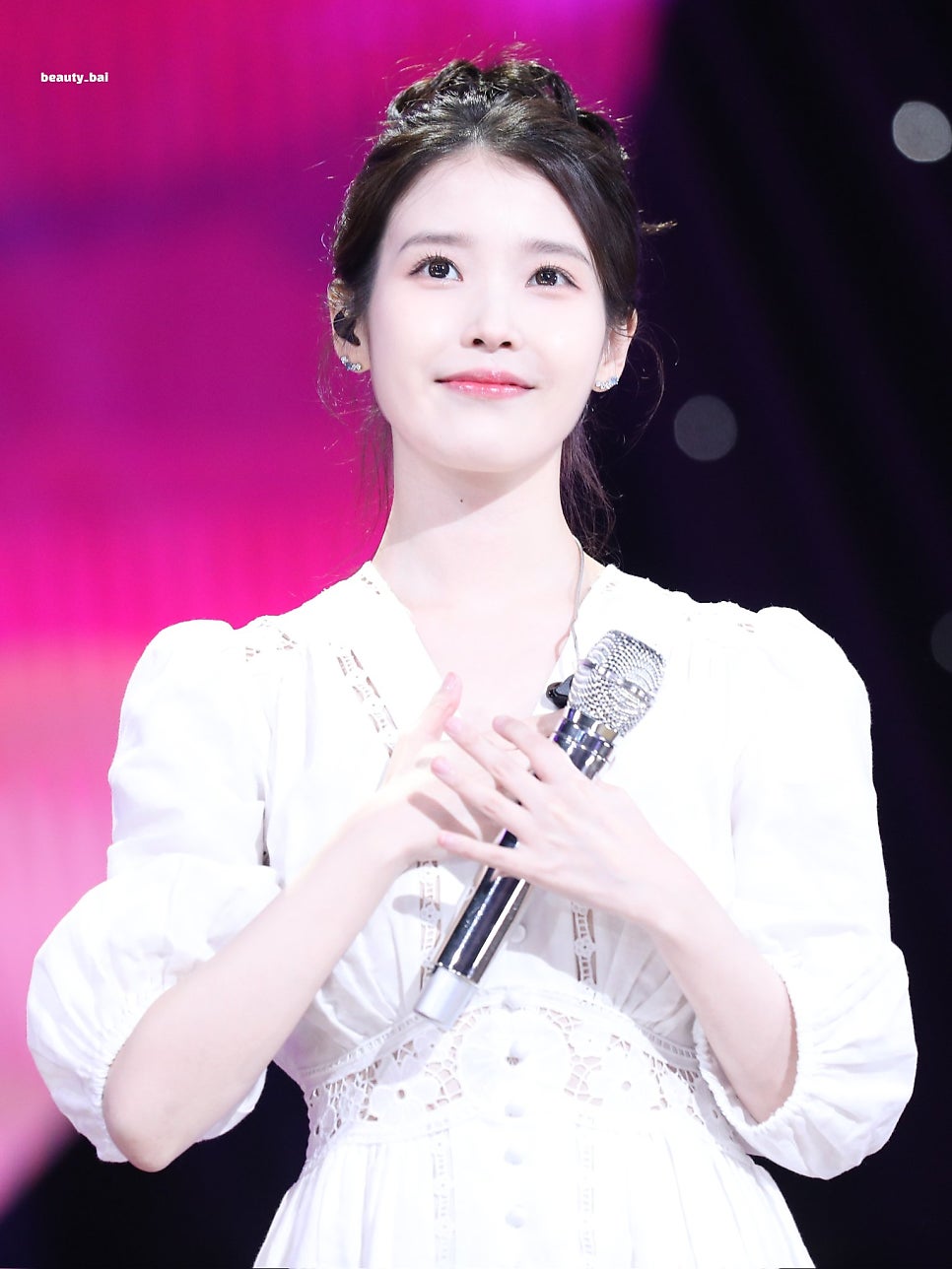 A moment captured by a fan of IU