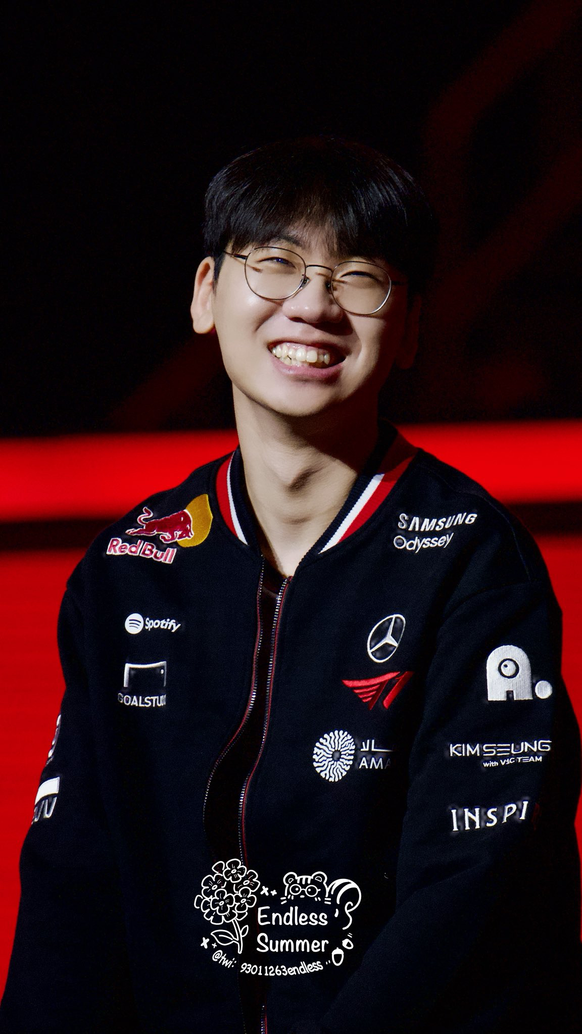 Emotional wallpaper shared by fans for Doran