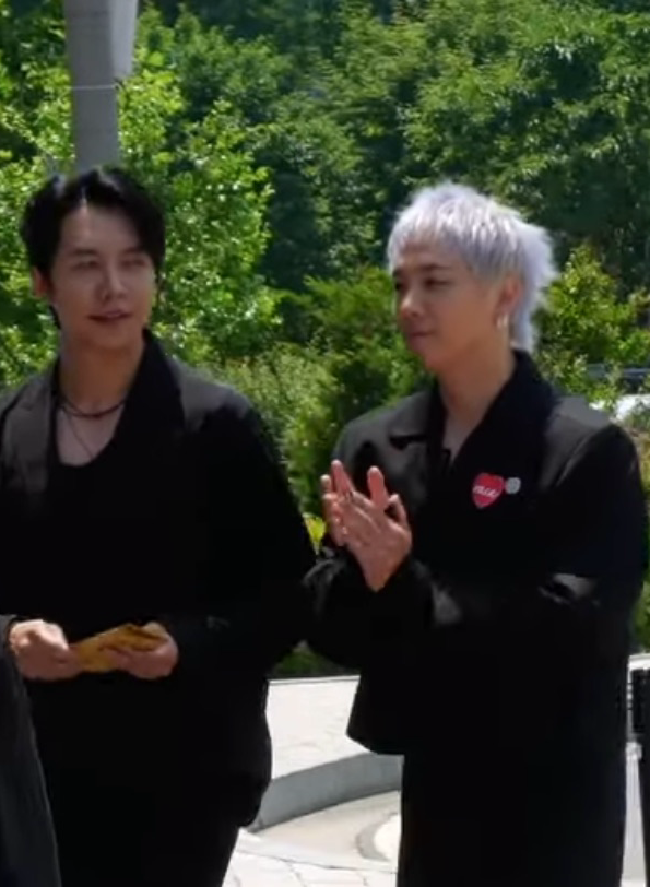 Behind-the-scenes cut of Lee Seunggi