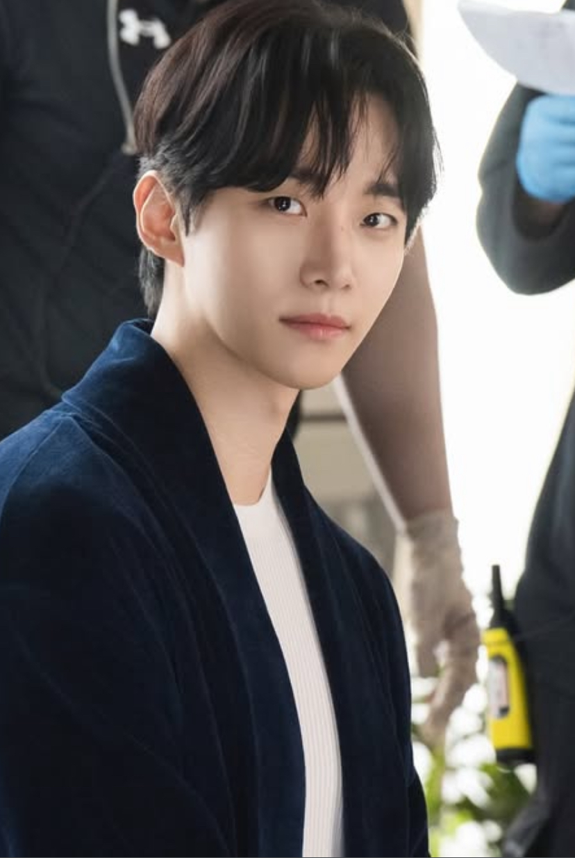 粉丝拍下的李俊昊瞬间