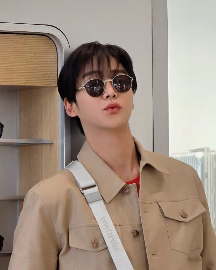 Behind-the-scenes cut of Rowoon