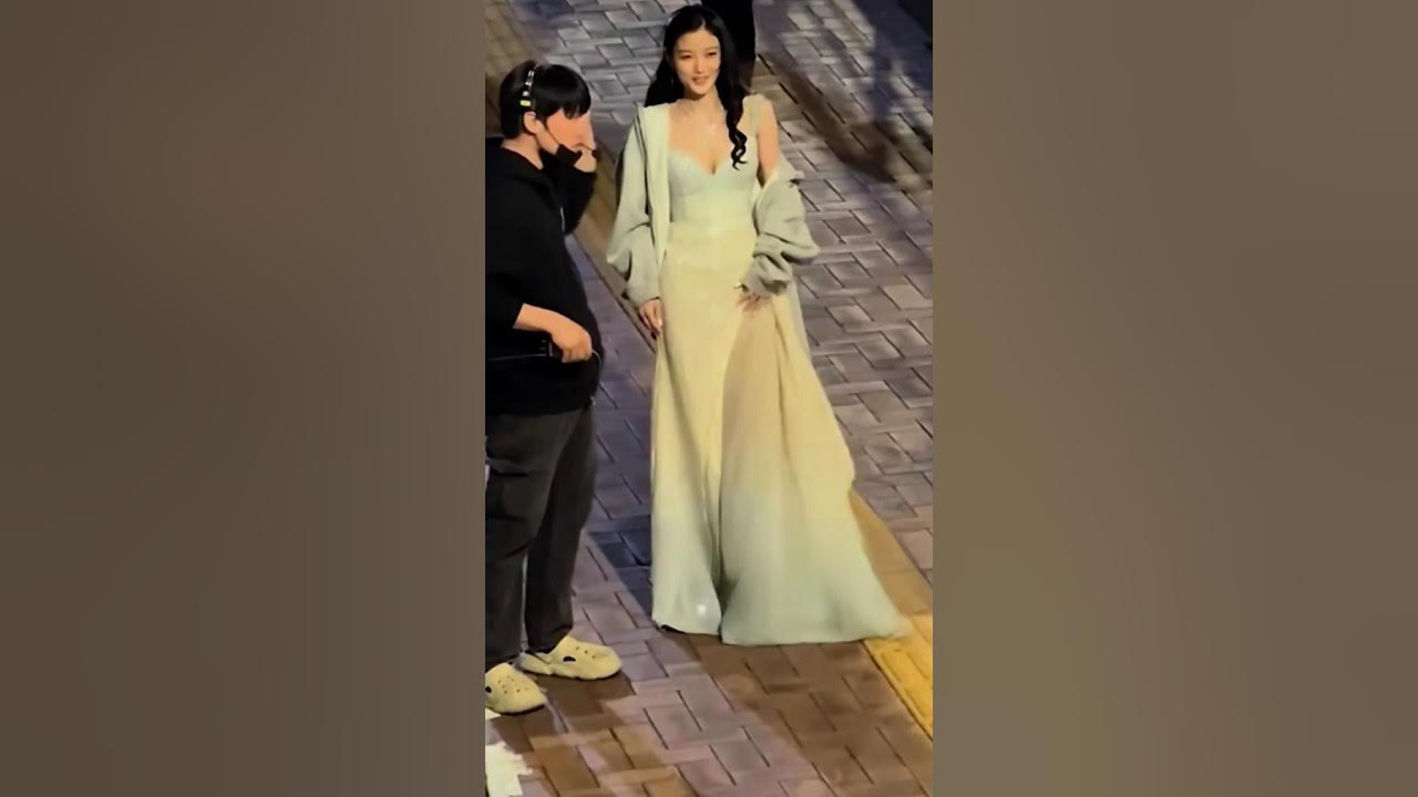 Behind-the-scenes cut of Kim Youjung