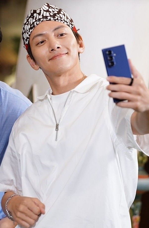 チ・チャンウクの最近の活動ショット