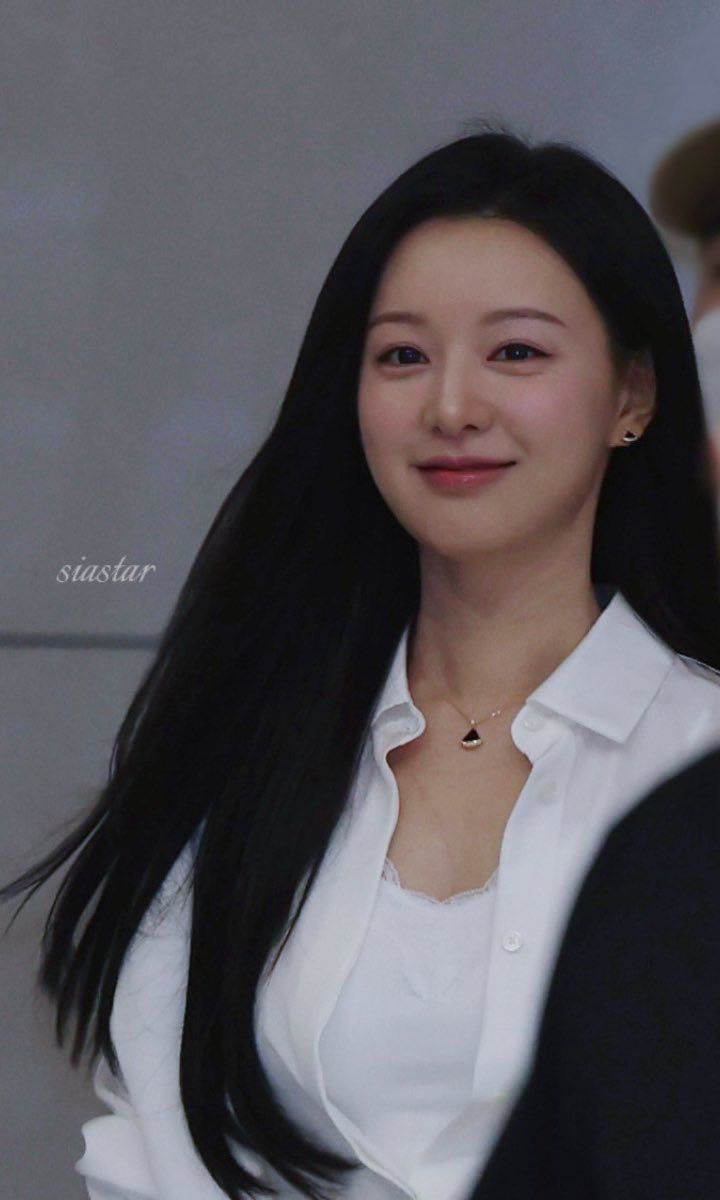 Today's popular wallpaper in Kim Jiwon community