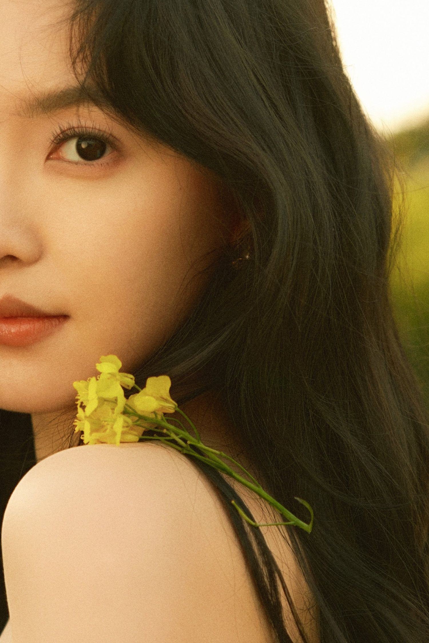 Behind-the-scenes cut of Zhang Ruonan