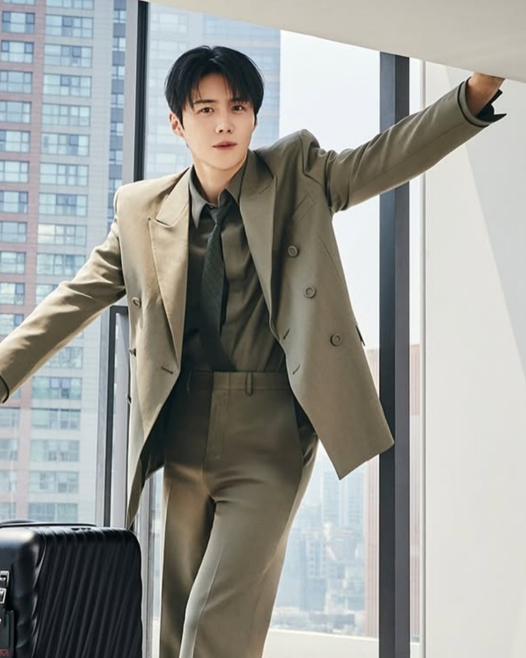 Behind-the-scenes cut of Kim Seonho