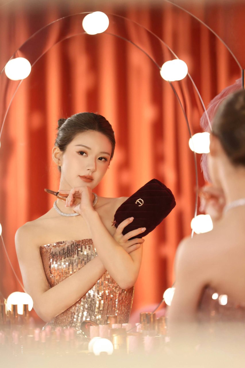 A moment captured by a fan of Zhao Lusi