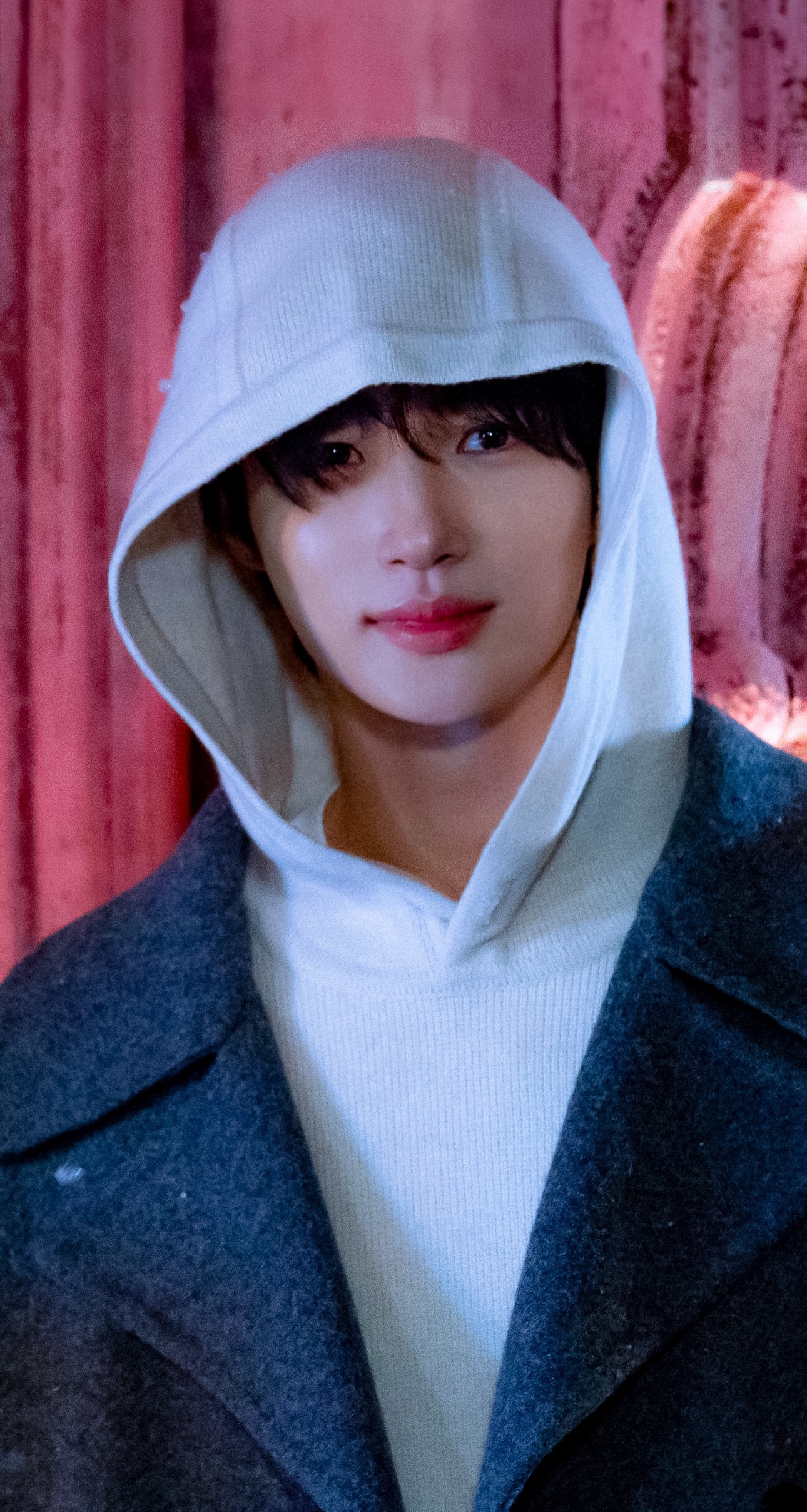 Emotional wallpaper shared by fans for Byeon Wooseok