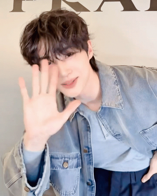 A moment captured by a fan of Byeon Wooseok