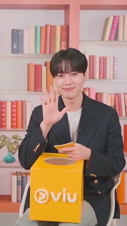 Latest photo of Kim Myungsoo (L)