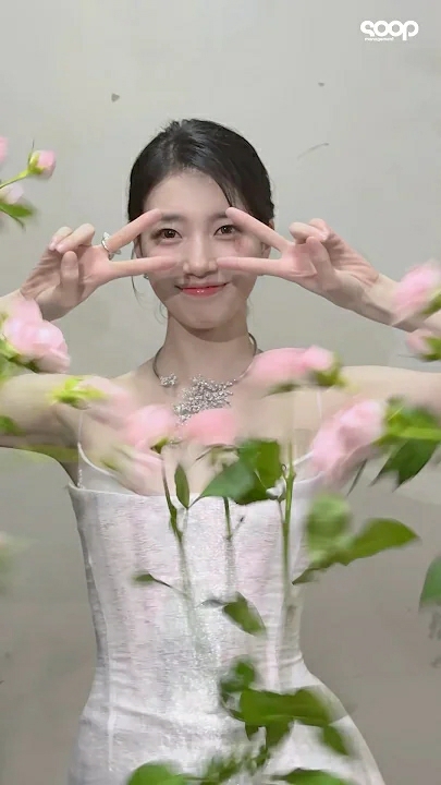 Behind-the-scenes cut of Bae Suzy