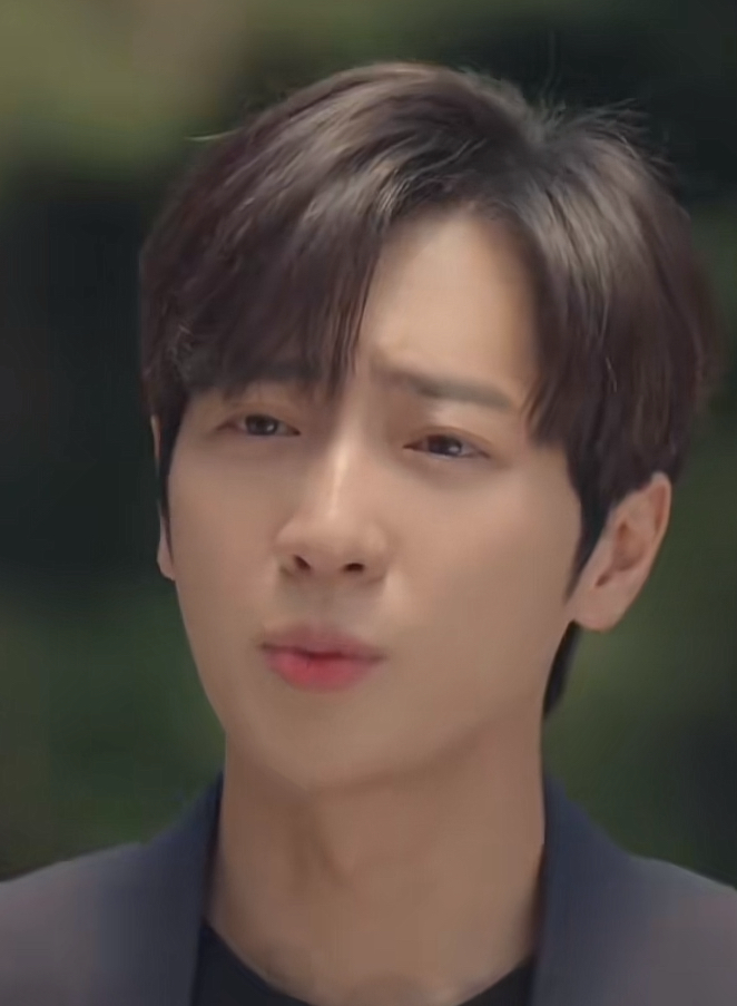 Behind-the-scenes cut of Lee Sangyeob