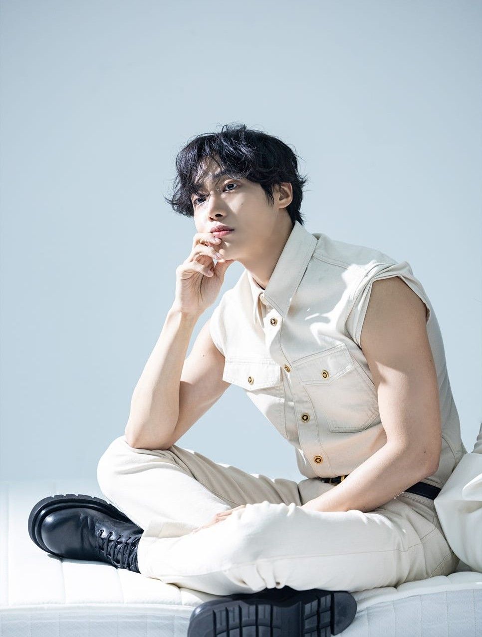 Behind-the-scenes cut of Choo Youngwoo