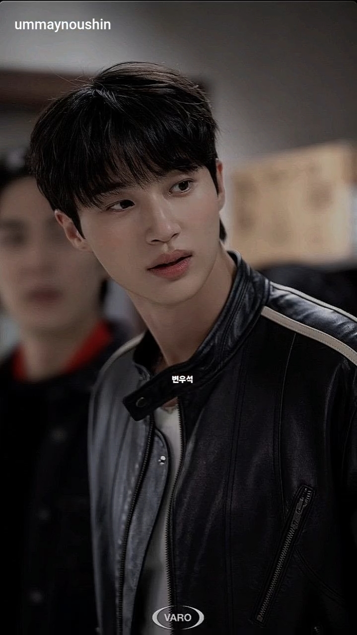 Byeon Wooseok background image recommended by Choeaedol Celeb fandom