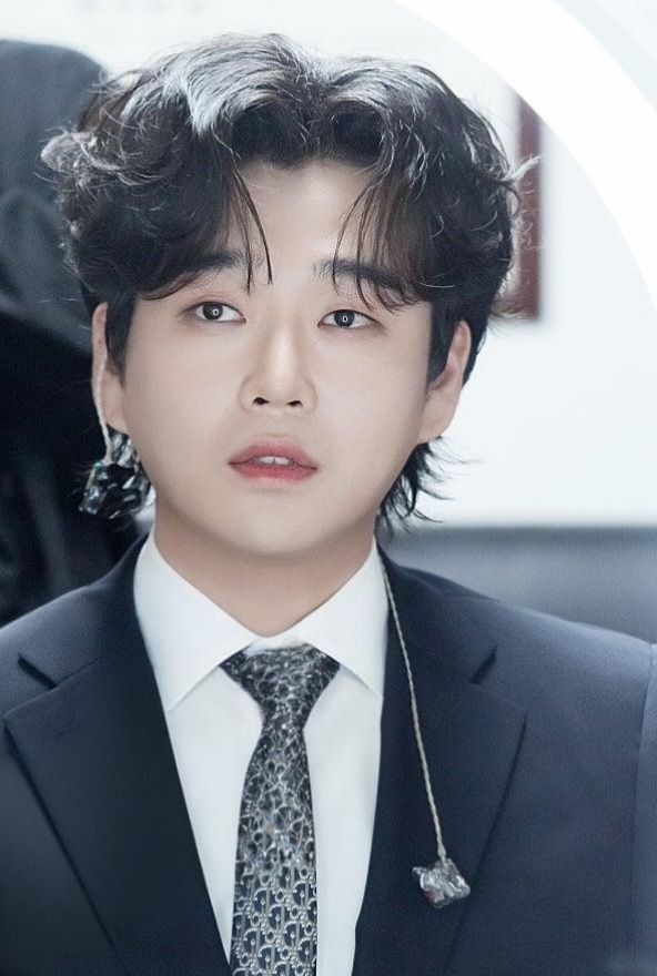 Latest photo of Hwang Youngwoong