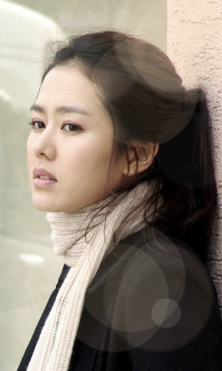 Behind-the-scenes cut of Son Yejin