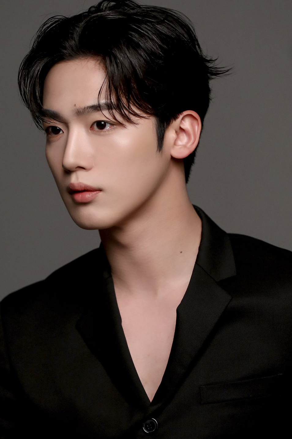 Behind-the-scenes cut of Kim Yohan