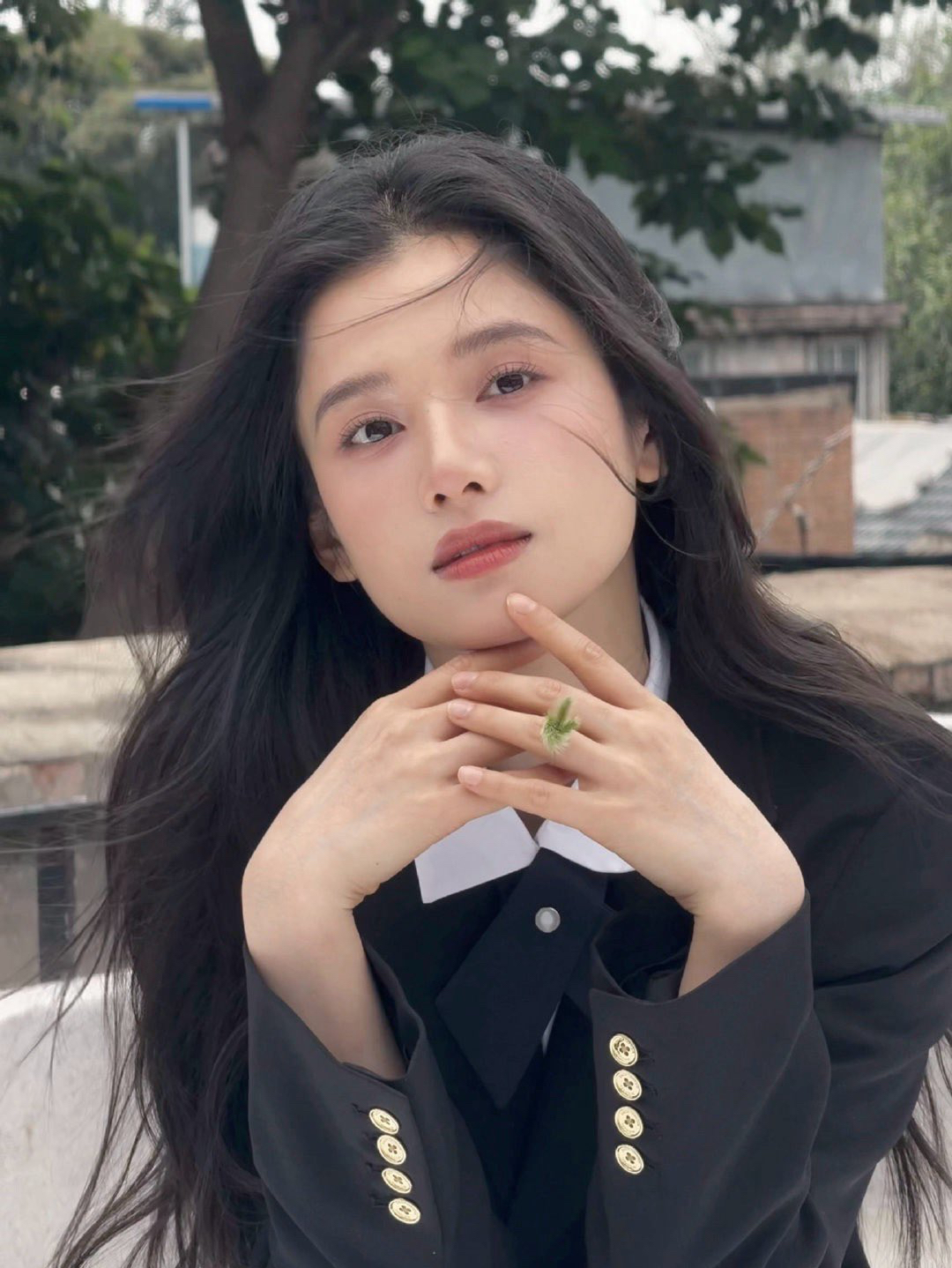 Behind-the-scenes cut of Jingyi Zhang