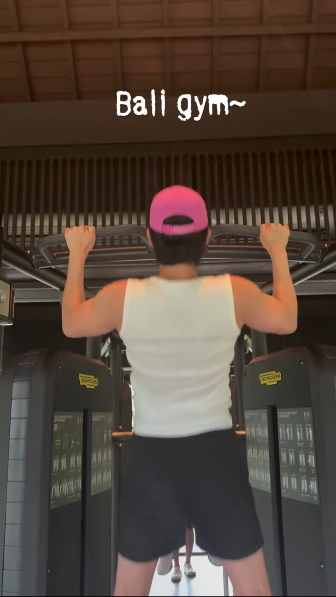 A moment captured by a fan of Park Seojoon