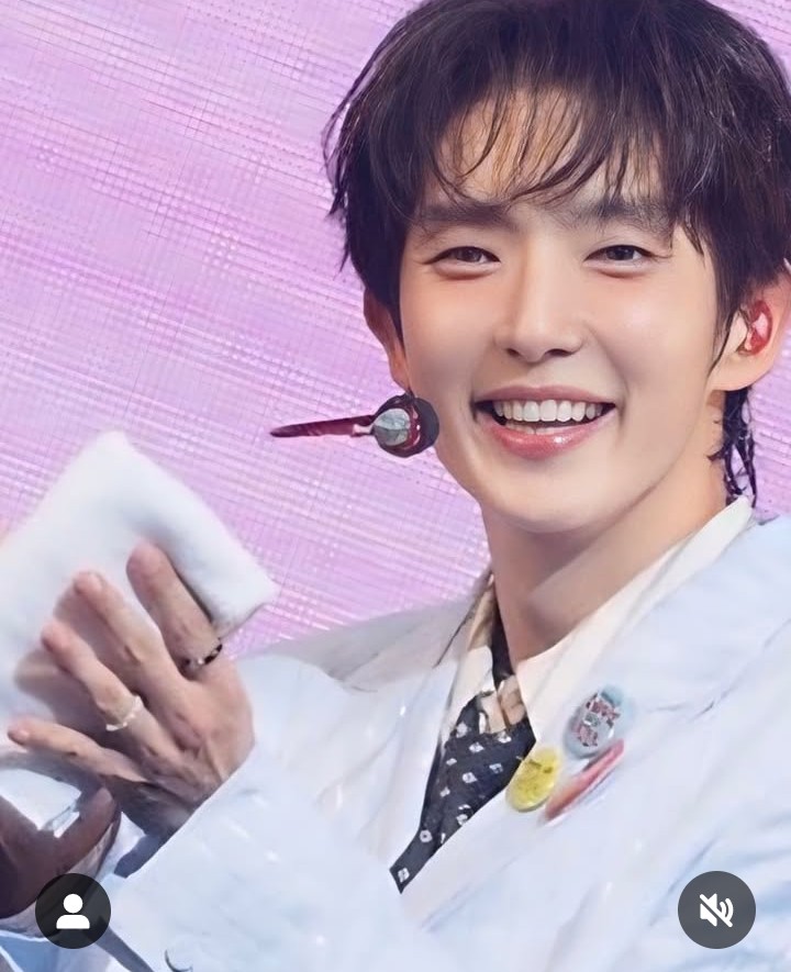 Momen yang diabadikan oleh penggemar Lee Joongi