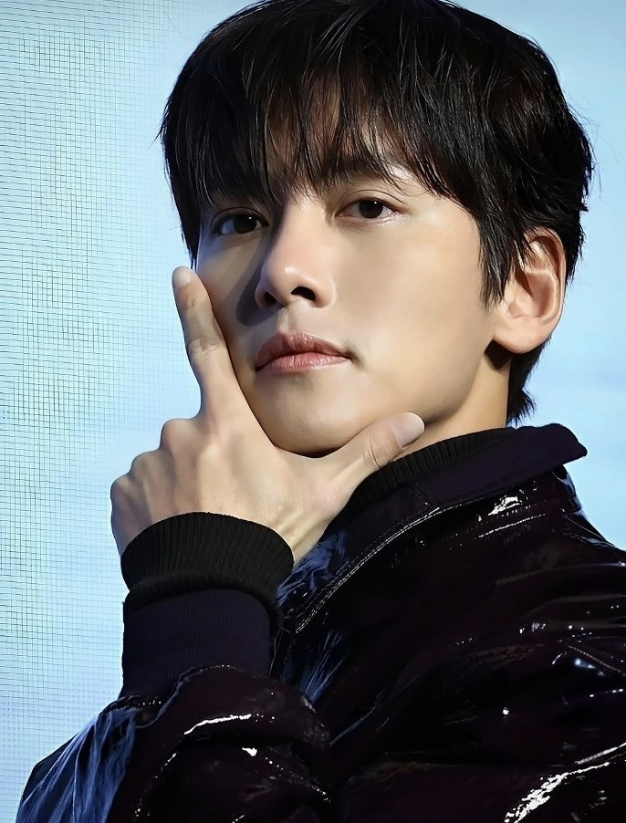 チ・チャンウクの最近の活動ショット