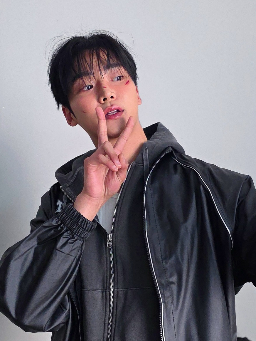 로운의 최신 사진