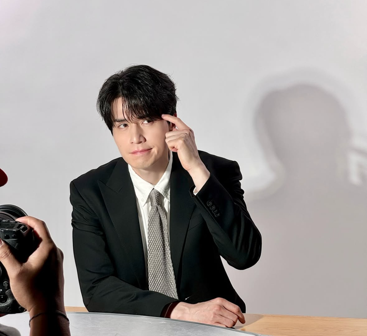 A moment captured by a fan of Lee Dongwook