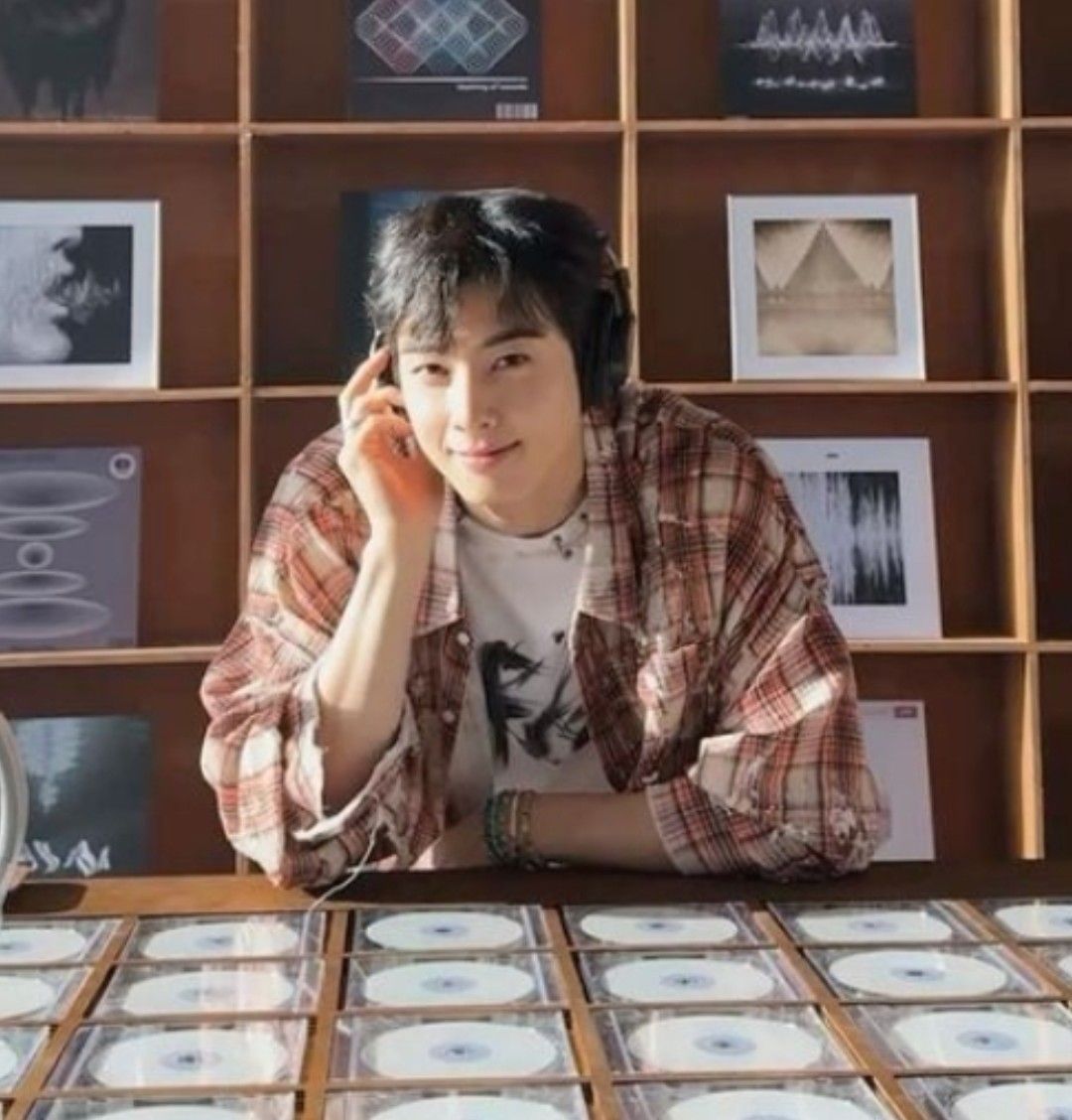 Foto kegiatan terbaru dari Cha Eunwoo